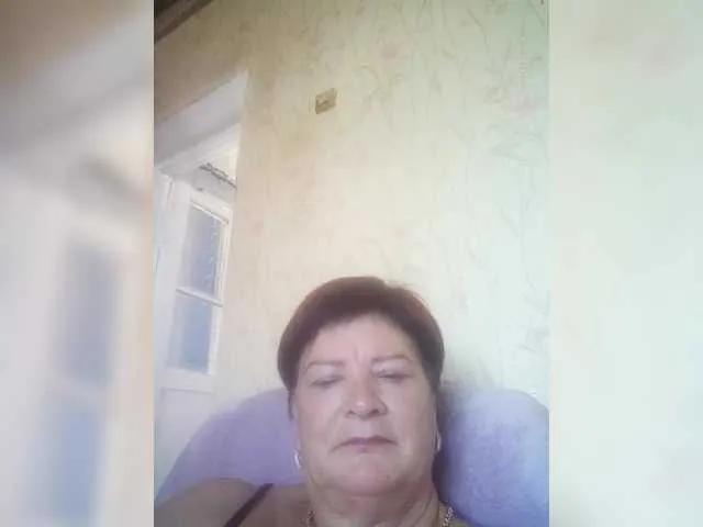 Empresswoman from BongaCams is Freechat