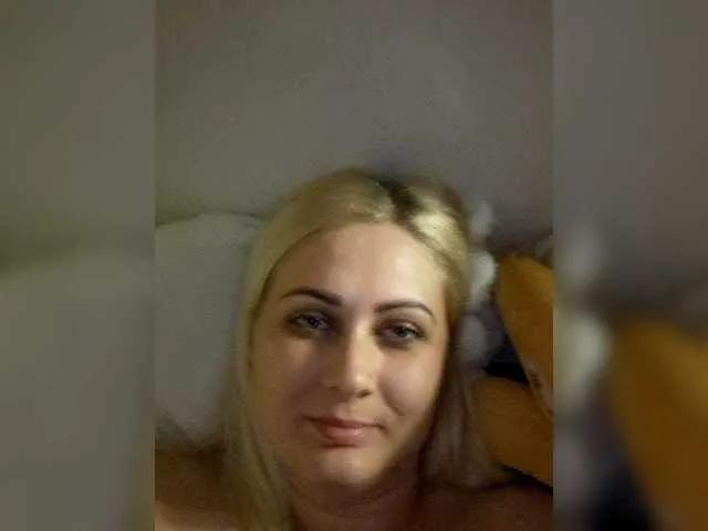 Enni1 from BongaCams