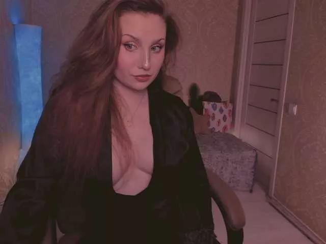 Esmeerrr from BongaCams
