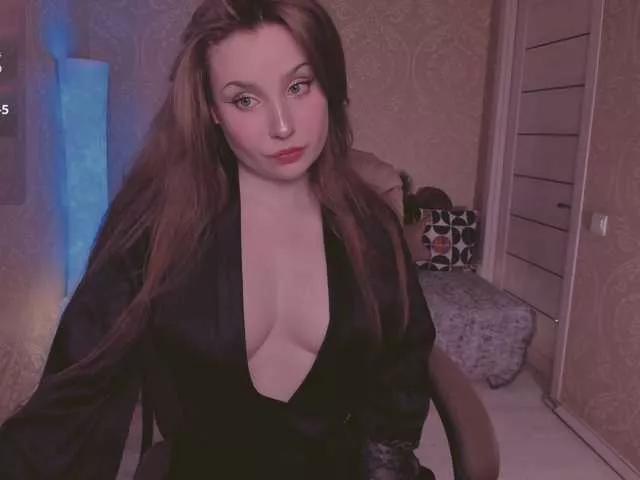 Esmeerrr from BongaCams
