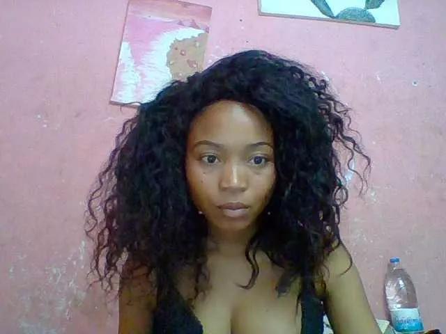 Estelahh from BongaCams