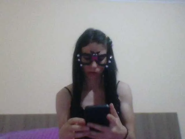 Evelynevasara1 from BongaCams is Freechat