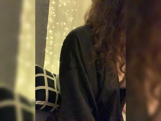 FeeBee from BongaCams