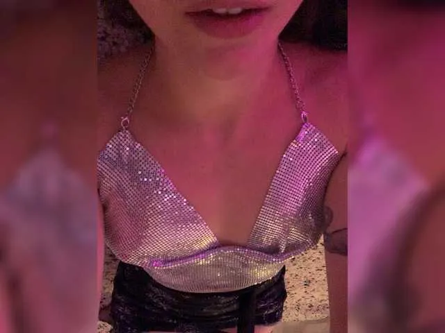 FeeBee from BongaCams