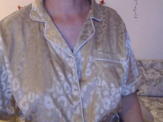 goodSnowQueen from BongaCams is Freechat