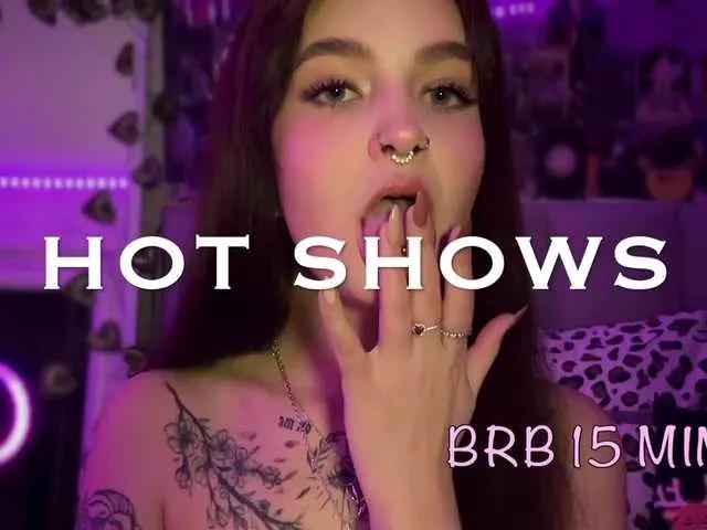 GoodyGirl from BongaCams