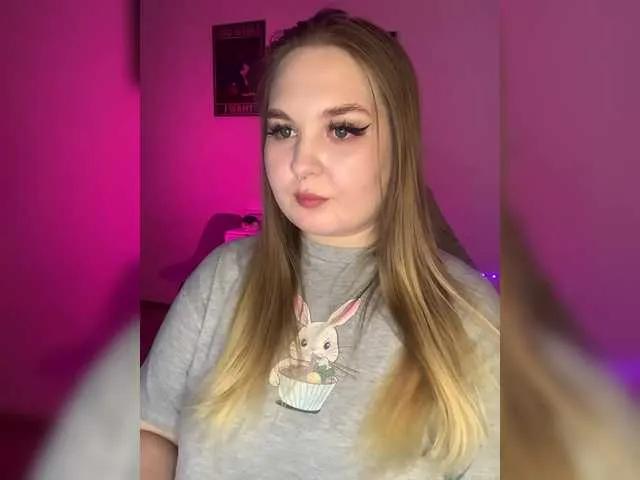 Greeenfriends6969 from BongaCams