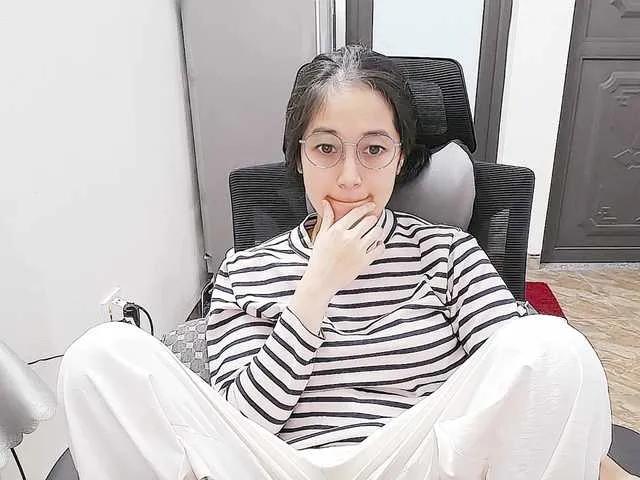 Hana099 from BongaCams