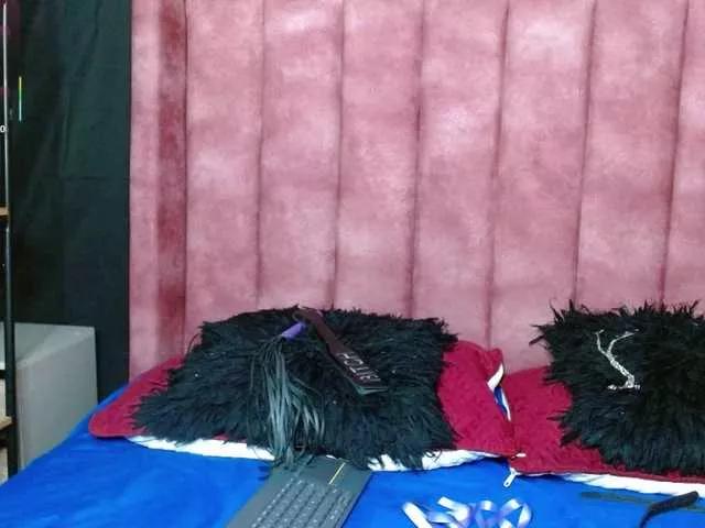 Hanna-Leoni from BongaCams