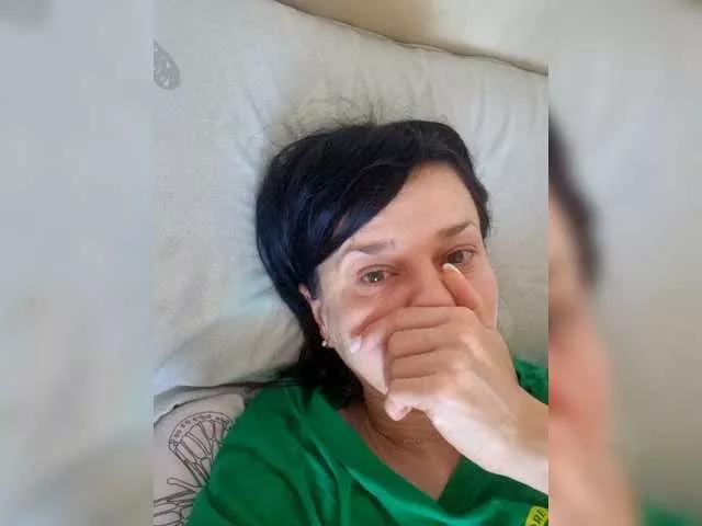 Helenakisss from BongaCams