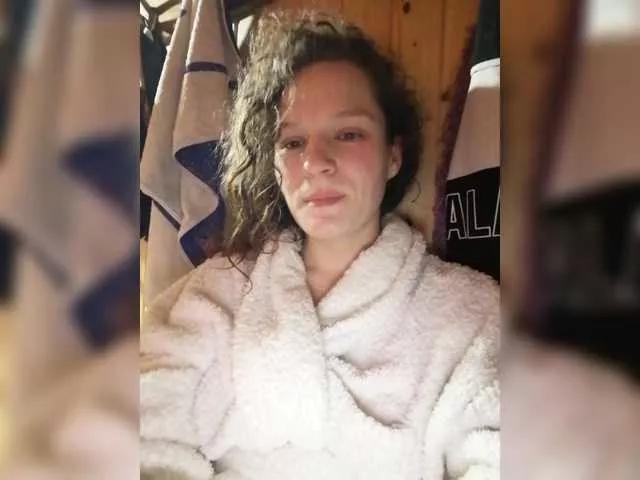 HollyMommy from BongaCams