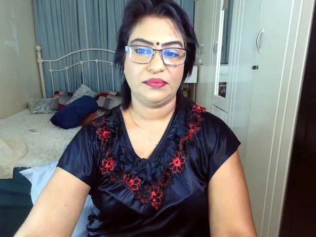 indiandelight001 from BongaCams
