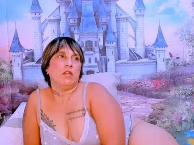 indianroxy from BongaCams is Freechat