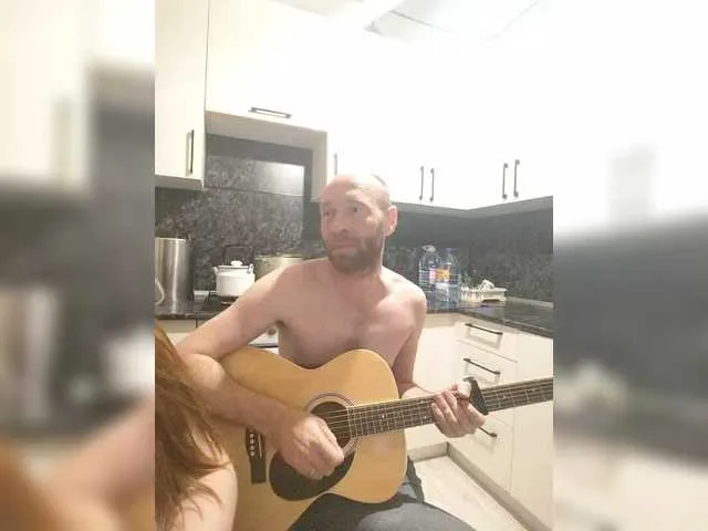 Innokentiy449 from BongaCams