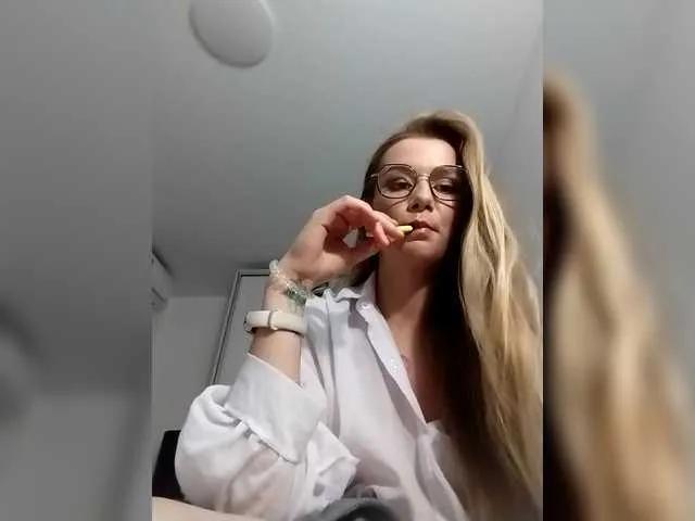 Irina11 from BongaCams is Freechat
