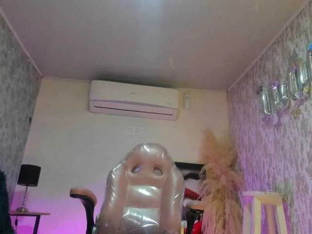 isabellaa23 from BongaCams is Freechat