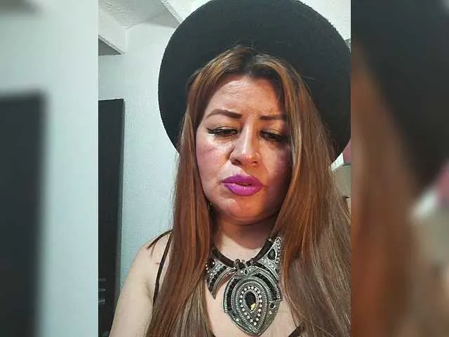 Isabellacen from BongaCams