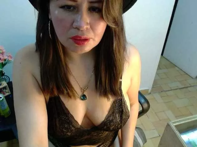 Isabellacen from BongaCams