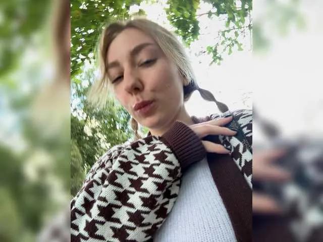 Janchi- from BongaCams is Freechat