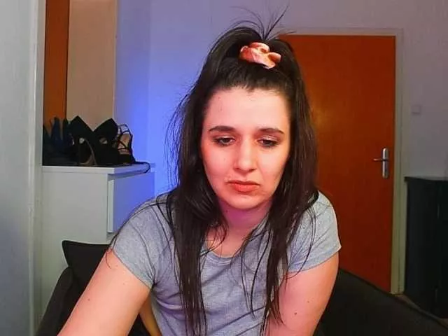 Jennasxy19 from BongaCams