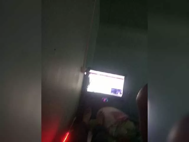 JenniEloo from BongaCams