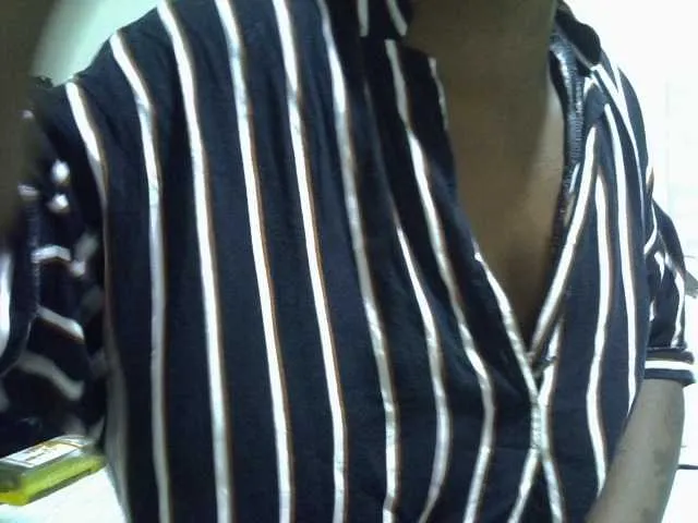 Jeyhoward from BongaCams