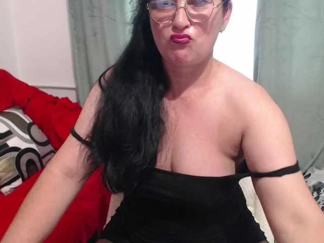JullieMilf from BongaCams