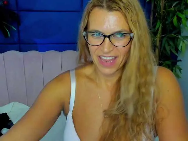 KamaFeels from BongaCams