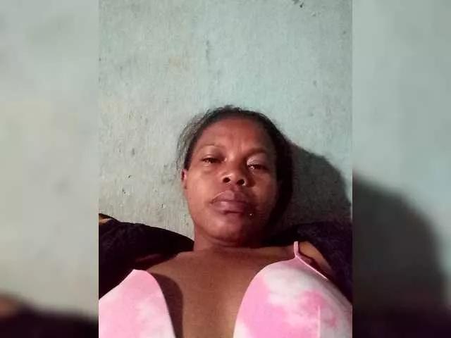 KellyhBerry from BongaCams