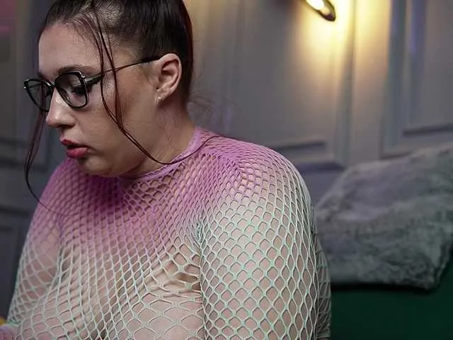 KendalDubai from BongaCams