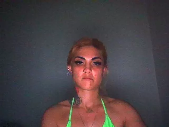 Ki2KUCHi from BongaCams