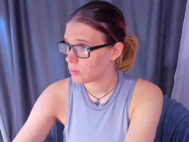 KIKIKrash from BongaCams