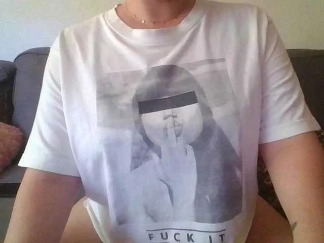 Kitty21 from BongaCams