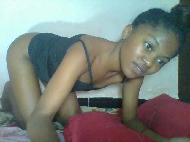 Laluna2 from BongaCams