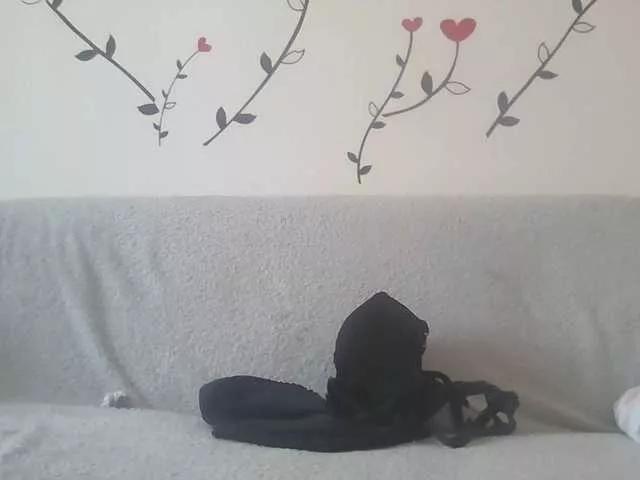 LaraXXX33 from BongaCams