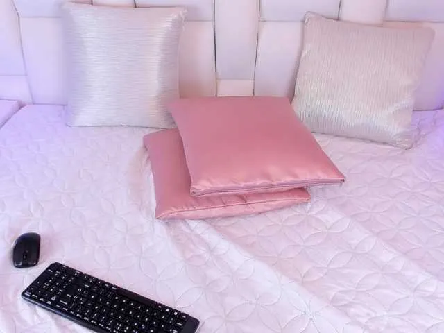 LauraFarell from BongaCams is Freechat