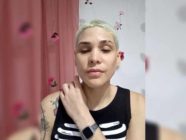 LauraR from BongaCams is Freechat