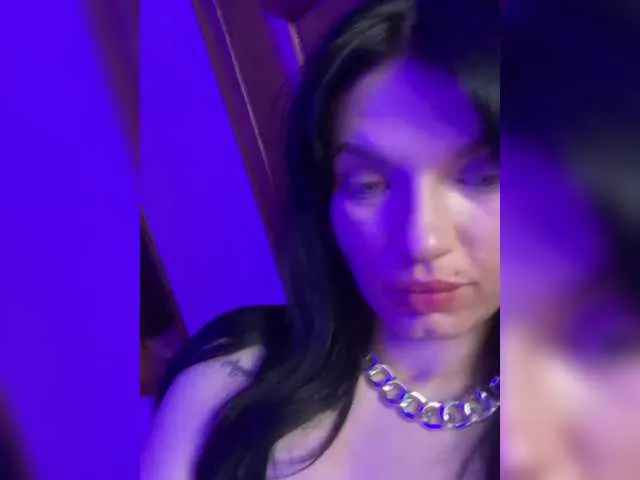 Laylay13 from BongaCams