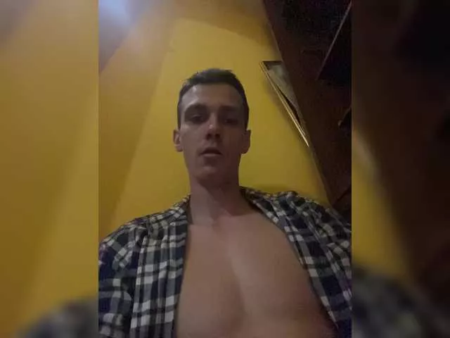 Laylay13 from BongaCams