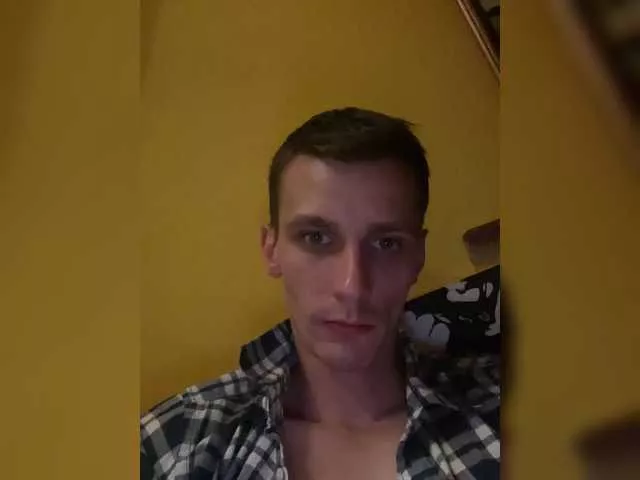 Laylay13 from BongaCams