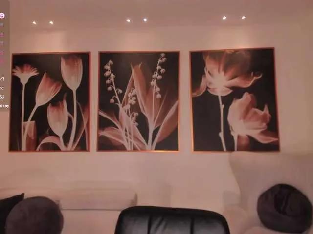 LelaWest from BongaCams