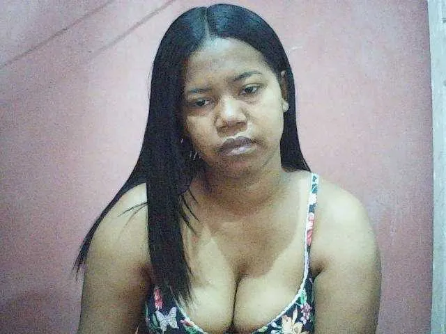 Lesly11 from BongaCams