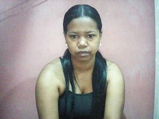 Lesly11 from BongaCams