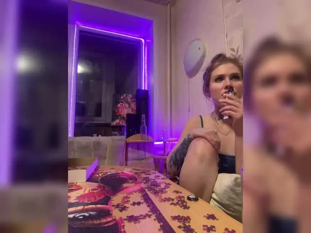 Letti28 from BongaCams