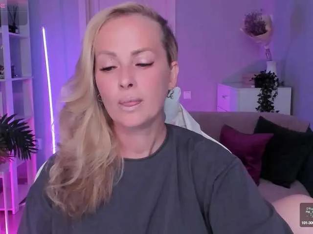 LibbyNora from BongaCams