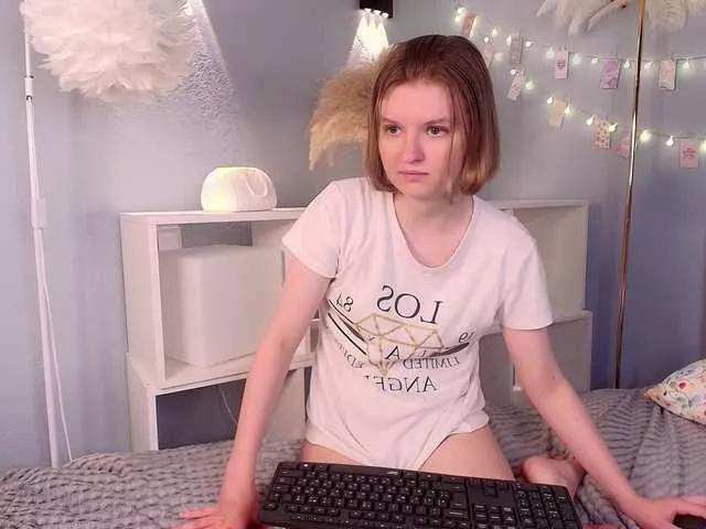 LilianSlow from BongaCams