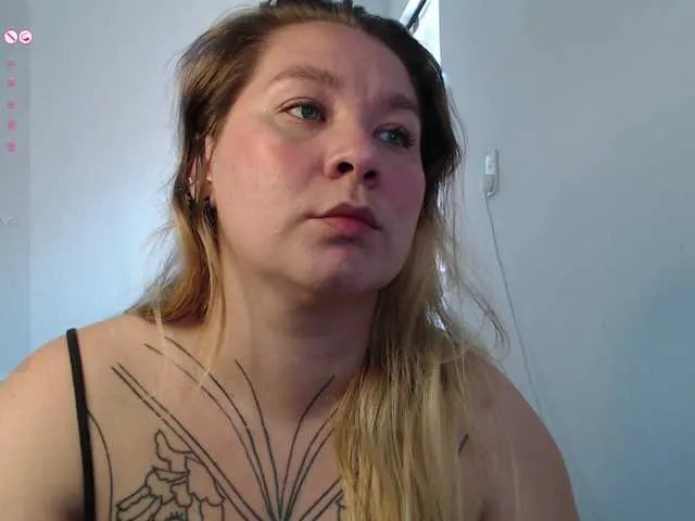 Lilye from BongaCams