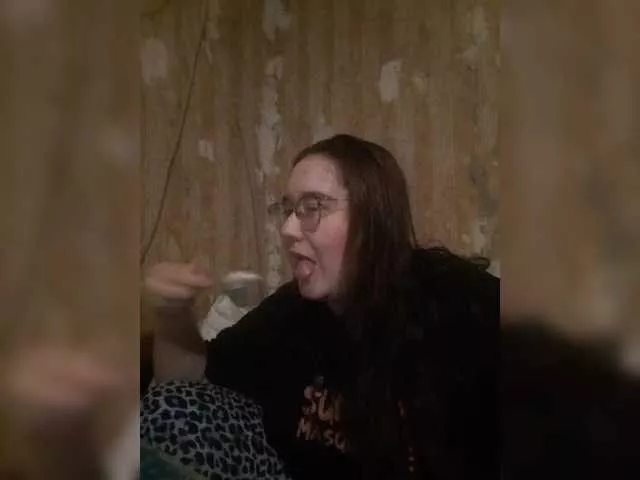 Linavia from BongaCams