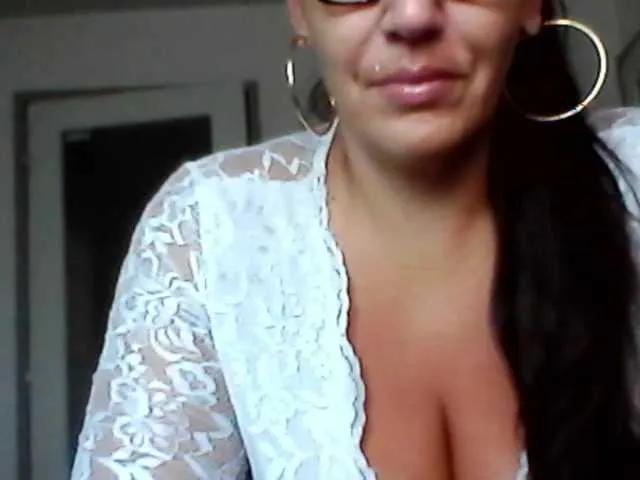 Lindafrancaise from BongaCams is Freechat
