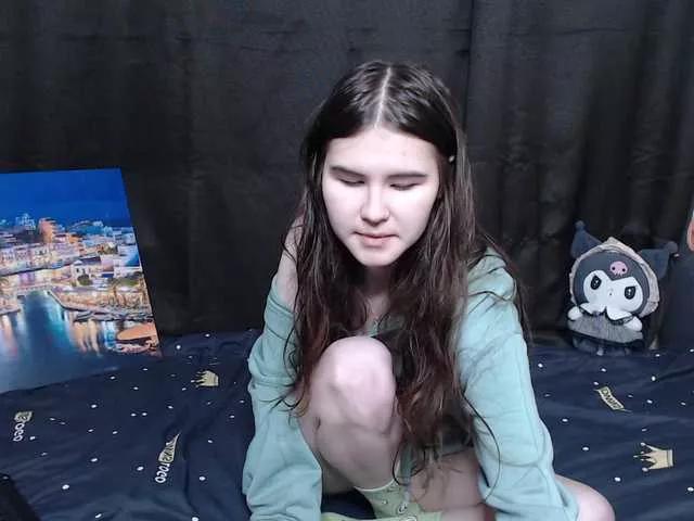 Littleowlx from BongaCams